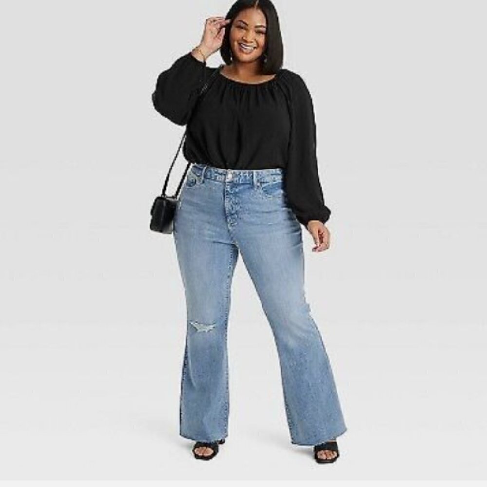 NEW Ava & Viv Women's Blue Jeans Size 22 High-Rise Flare Raw‎ Hem Distressed